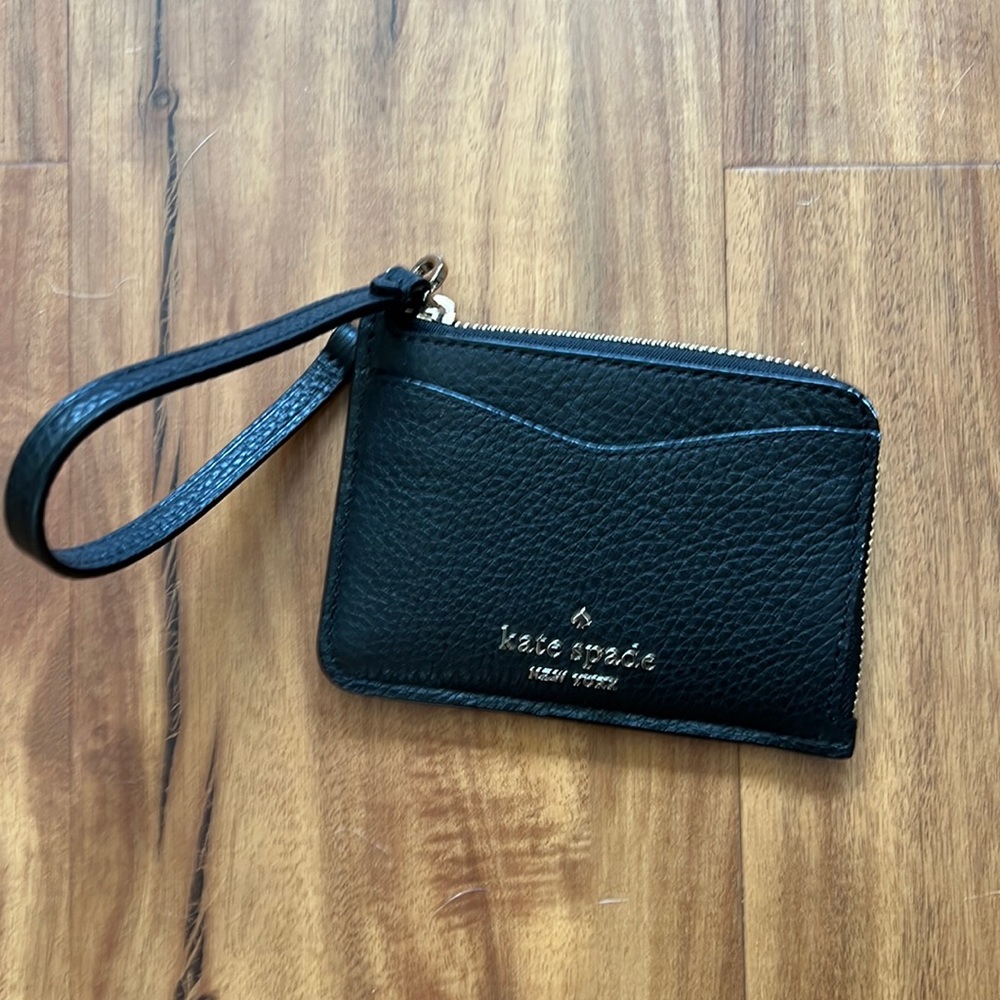 Kate spade black small L-zip wallet